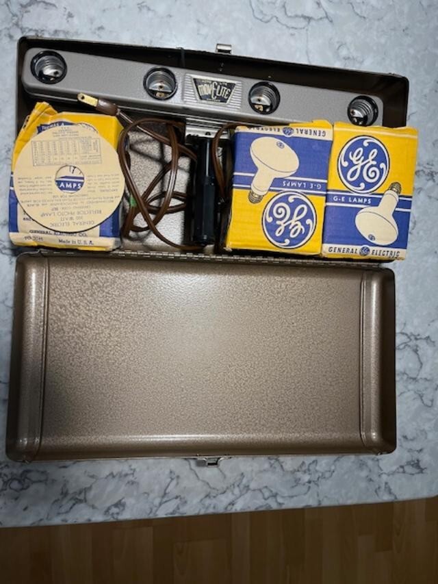 Vintage Acme Lite, Mov-E-Lite Spotlight, Chicago with 3 Bulbs & Holding Bar