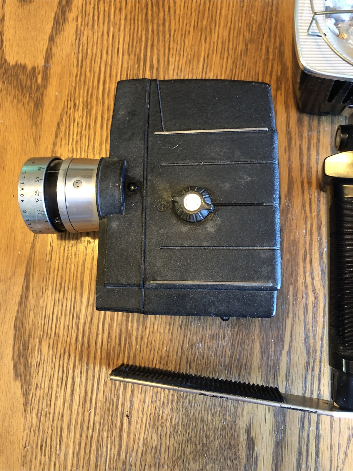 1961 SYLVANIA SUN GUN MOVIE LIGHT W/BRACKET With Bell & Howell Movie Camera