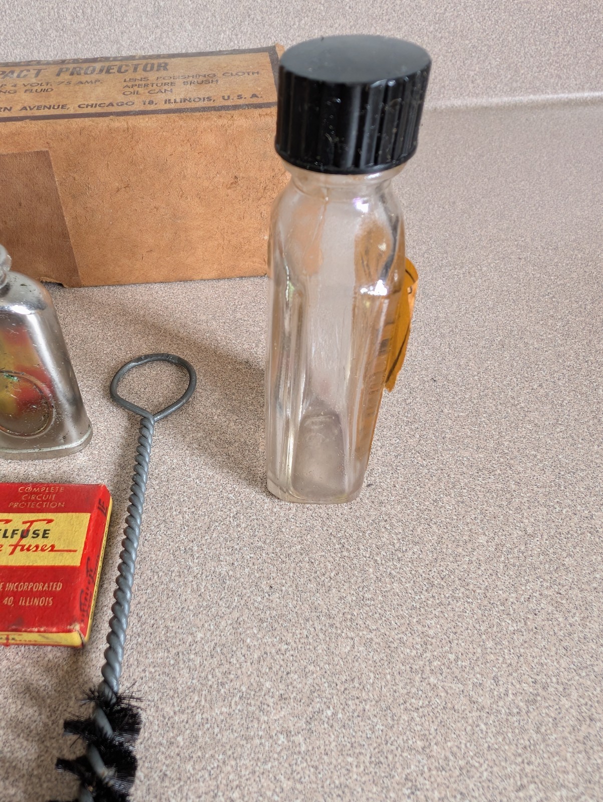 AMPRO Projector Incomplete Accessory Kit Parts As Pictured: Brush, Oil Can, Fuse