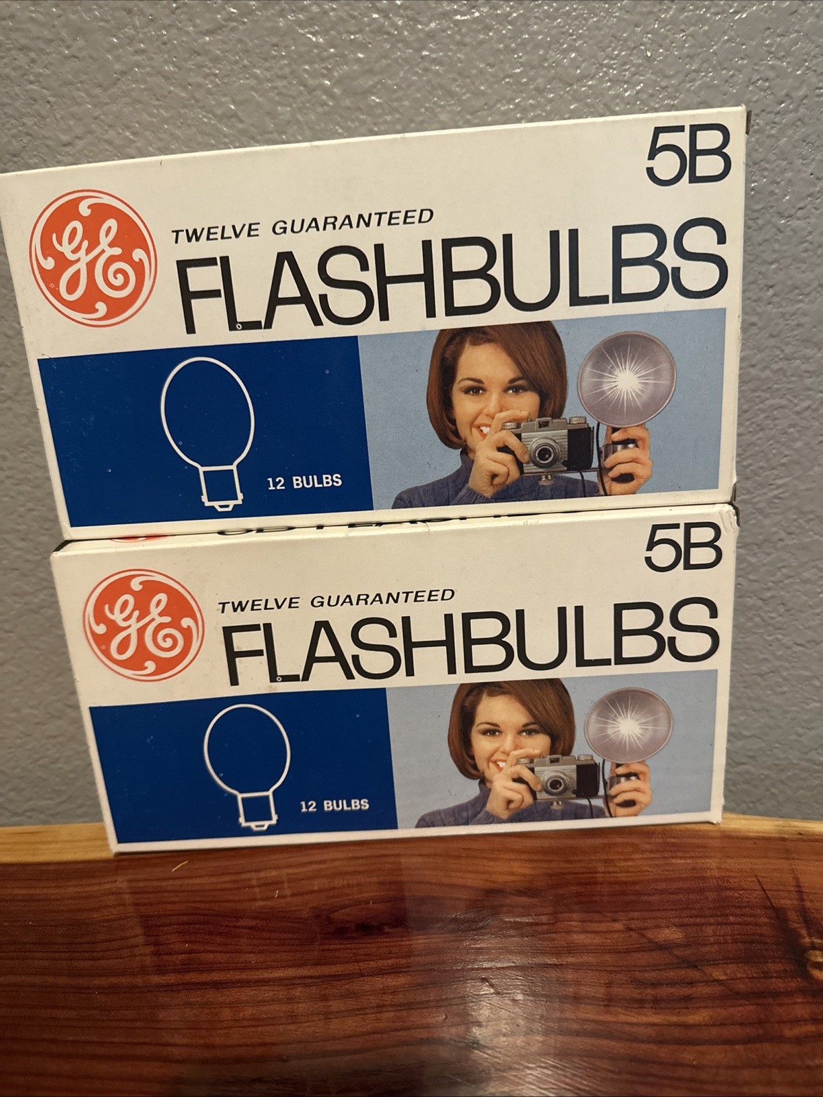 Vintage General Electric GE 5B Blue Camera Flash Bulbs 2 Box 24 Bulbs