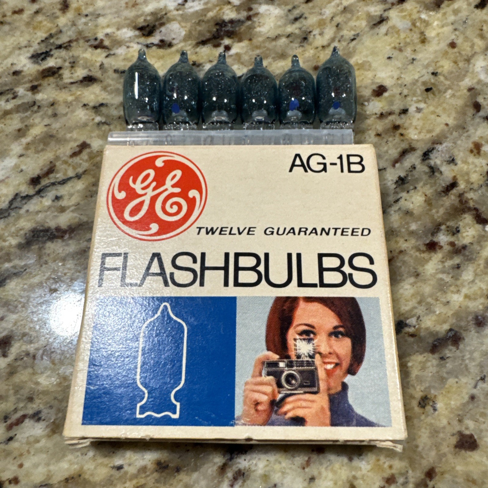 Vintage GENERAL ELECTRIC AG-1B Replacement Flashbulbs— Cpix