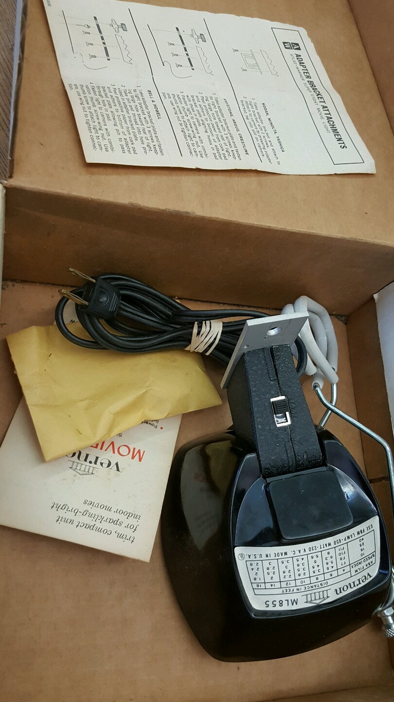 Vintage Vernon Super 8 Top Mount Movie Light ML-855 camera