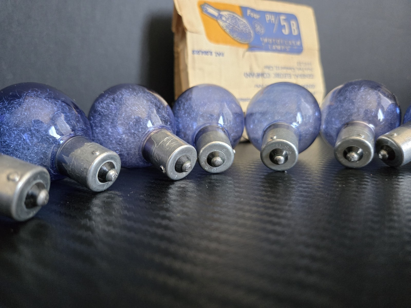 Lot of 7 General Electric Number 5 B Flash Bulbs Vintage