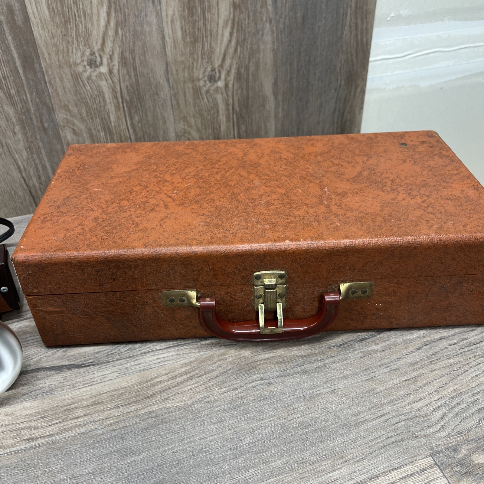 Vintage Acme Mov-E-Lite Light Bar 4 Lamp Sockets Made in Chicago USA 14.75″ Long