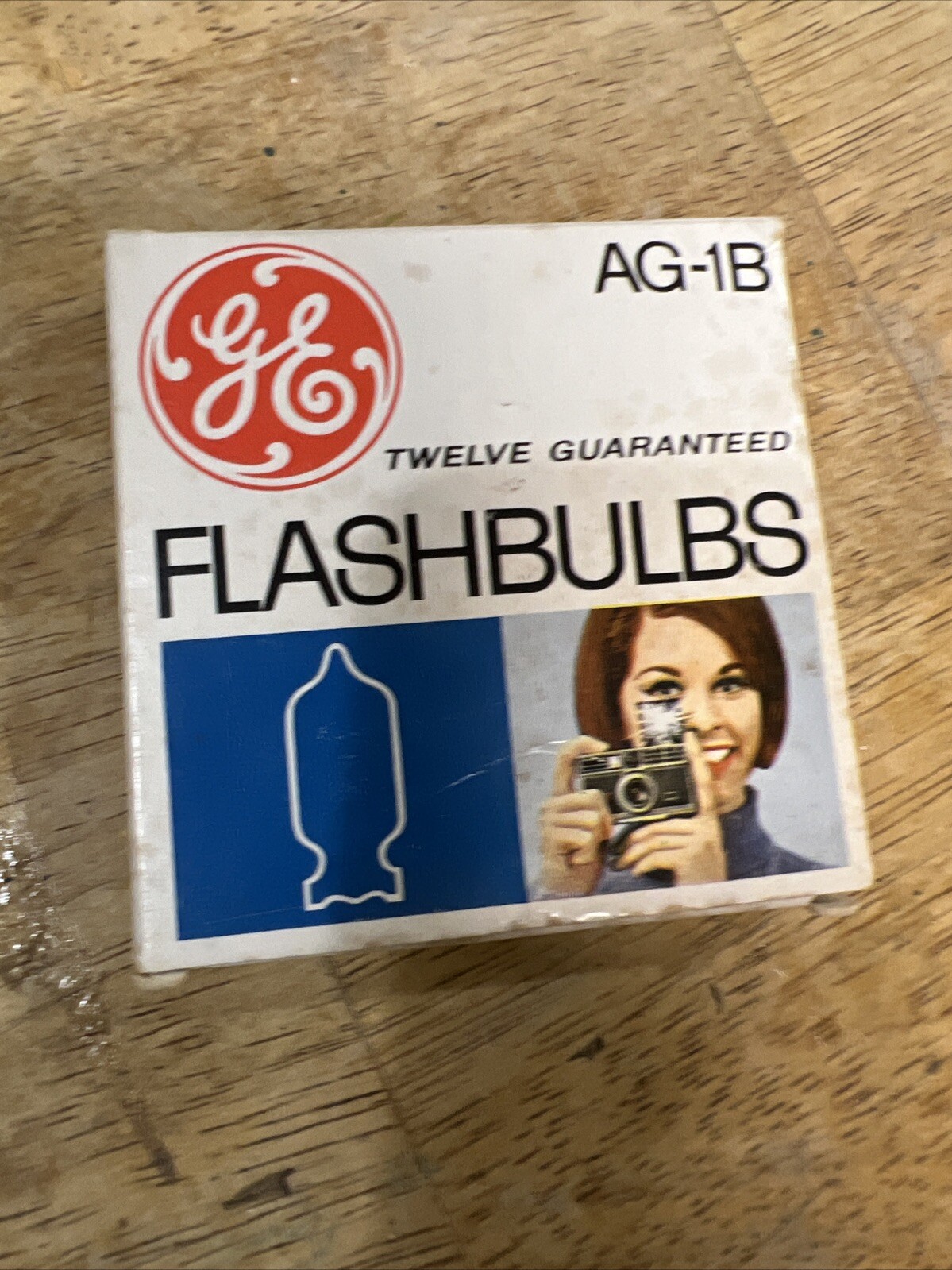 Vintage General Electric Flashbulbs Blue Dot # AG-1B 12 Bulbs in Package