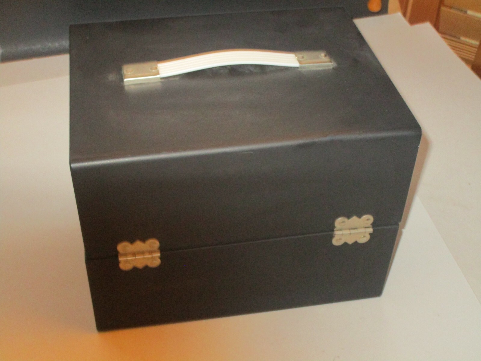 WARDS Metal Home 8mm 12 slot reel storage/carrying case – VGC