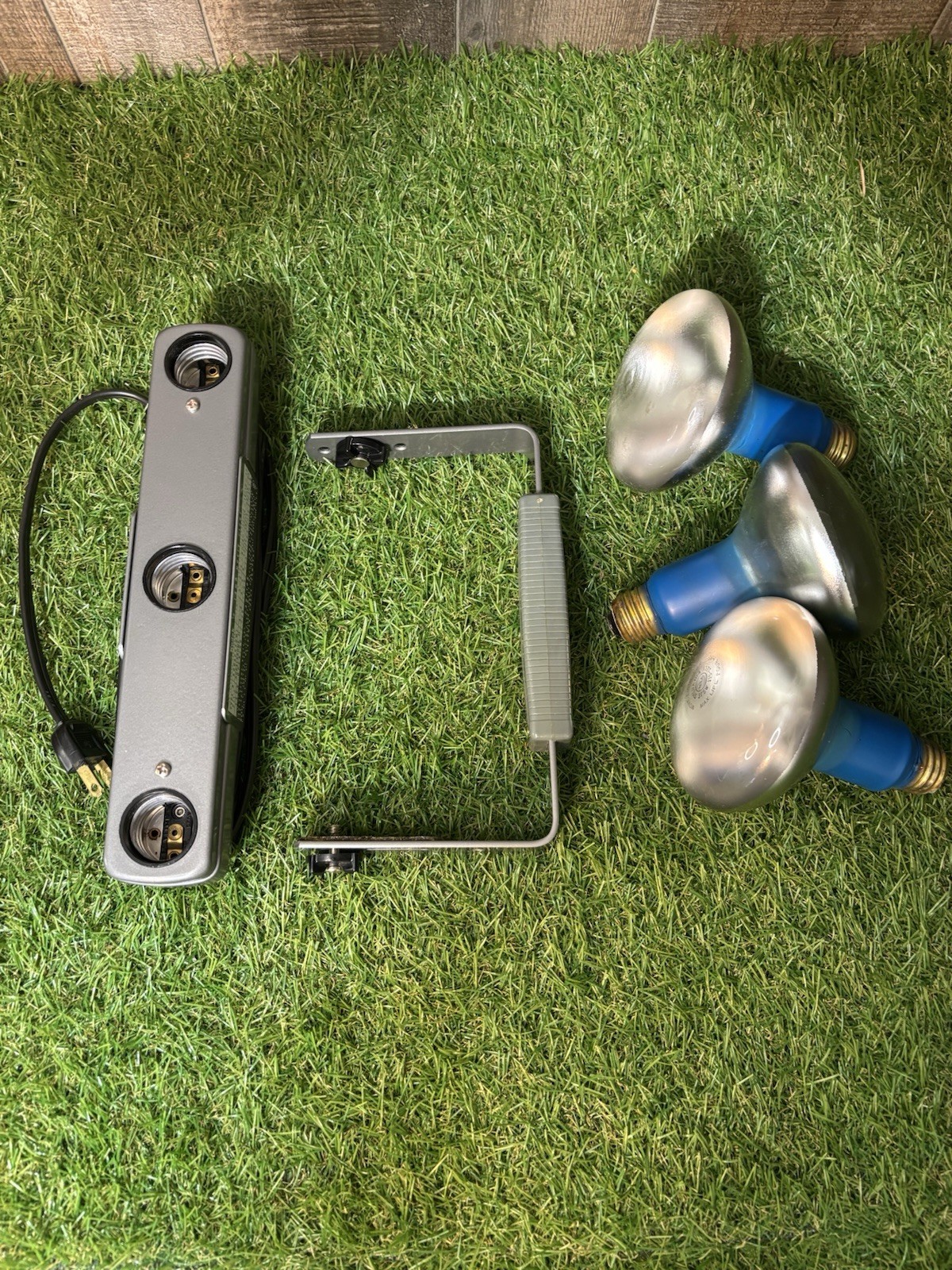 Vintage Kodak 3-Lamp Movie Light Model 1 Tested & Working w/ 3 Bulbs & Box