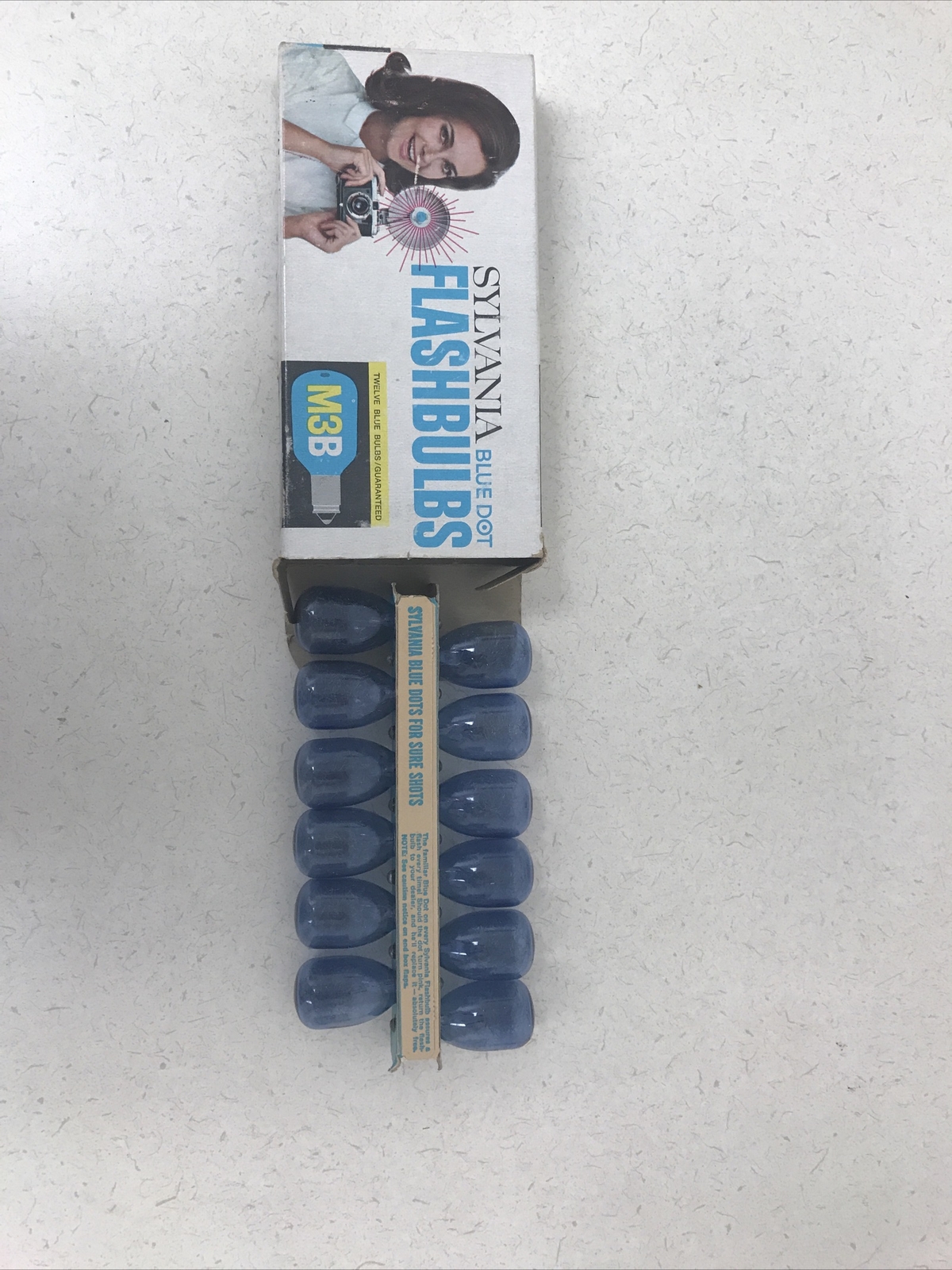 VINTAGE SYLVANIA BLUE DOT M3B FLASHBULBS – 12 bulbs in box