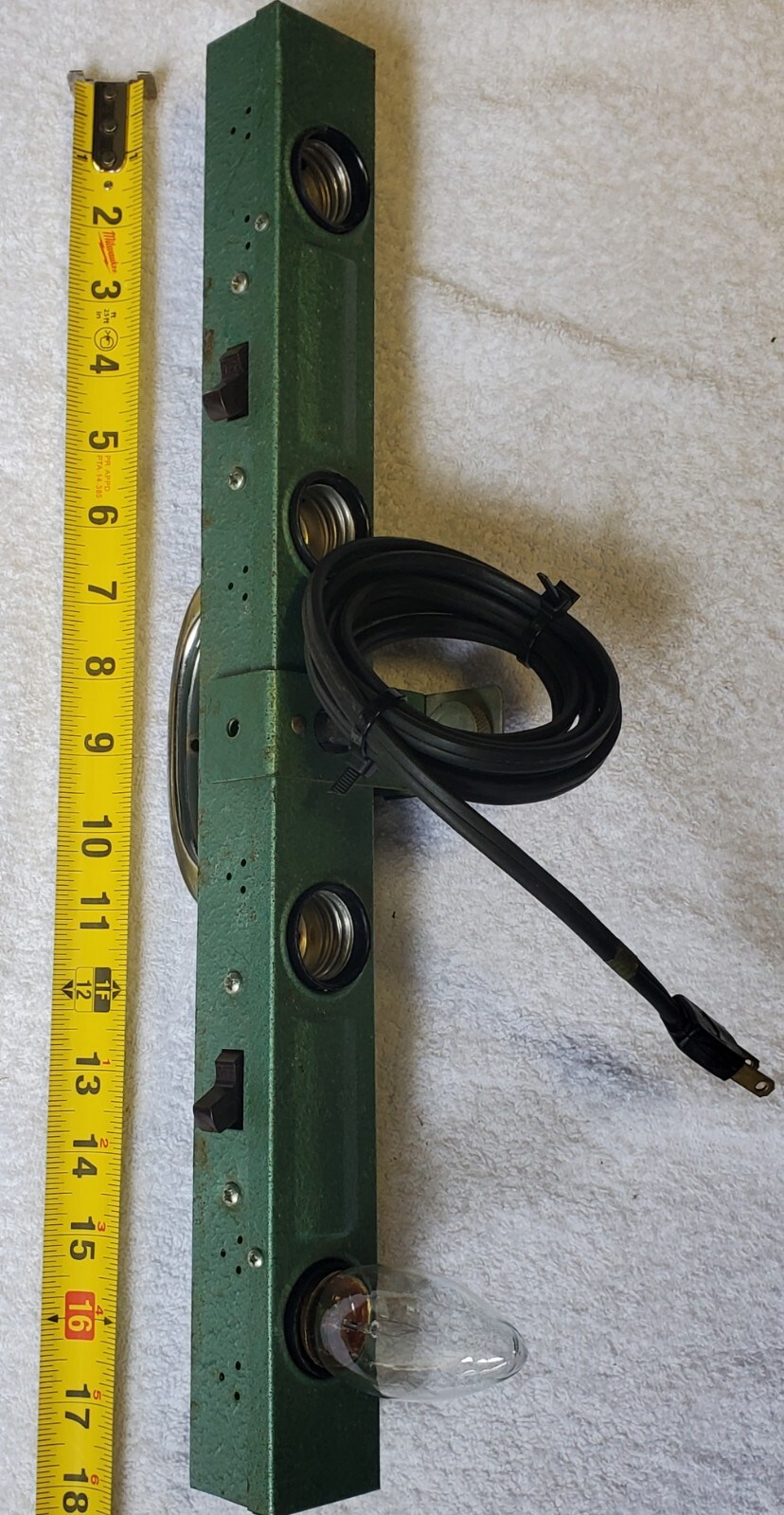 1950’s Broadway Theater Lighting Equiptment Stage Producers 18″ Light Bar 4 Bulb