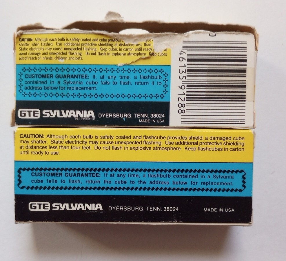 2 Vintage Sylvania GTE Blue Dot Flash Cubes 3 Pack & 1 Pack Radiant Flash Cubes