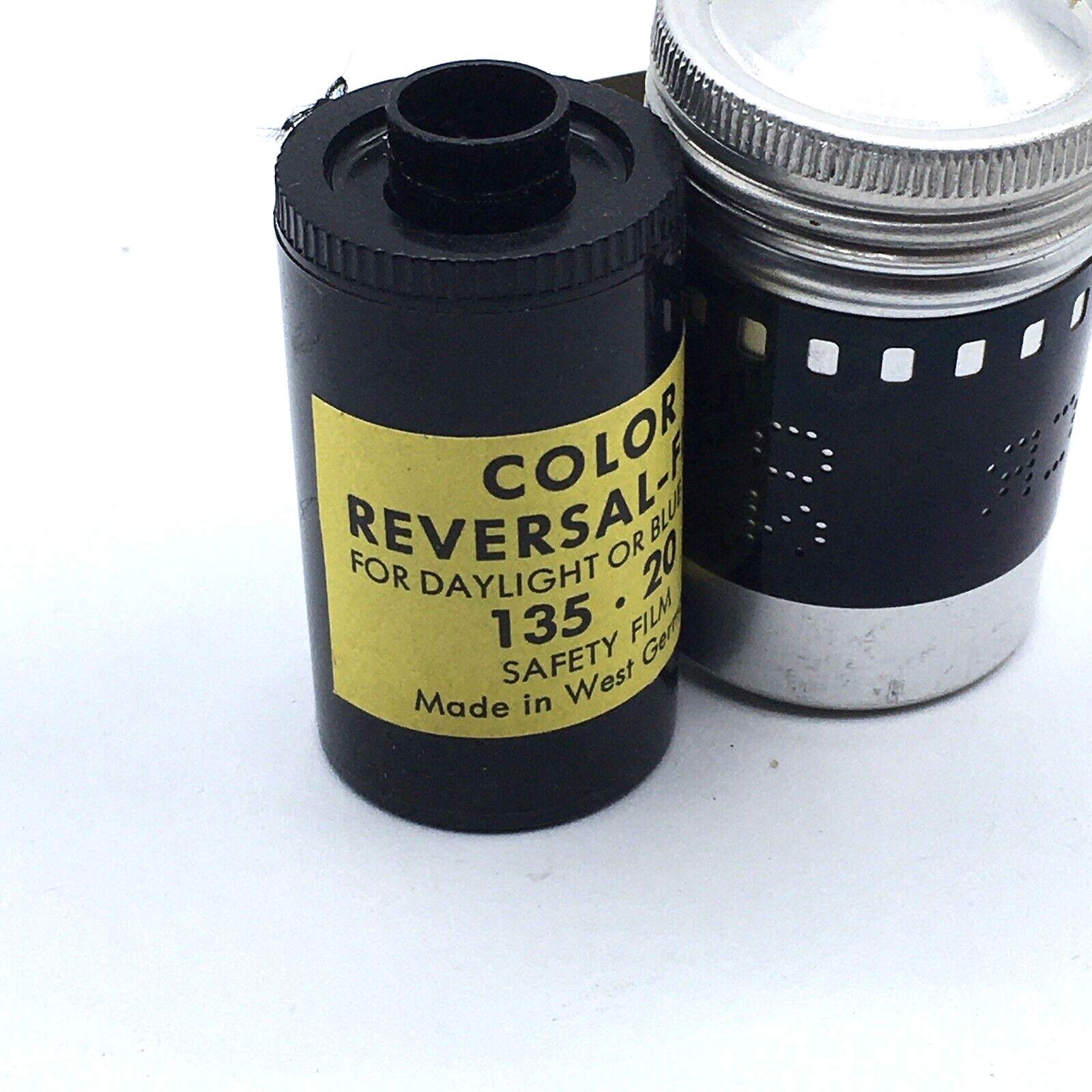 Vtg 35 mm Color Reversal 20 Exposure Film In Aluminum Canister W Germany Expired