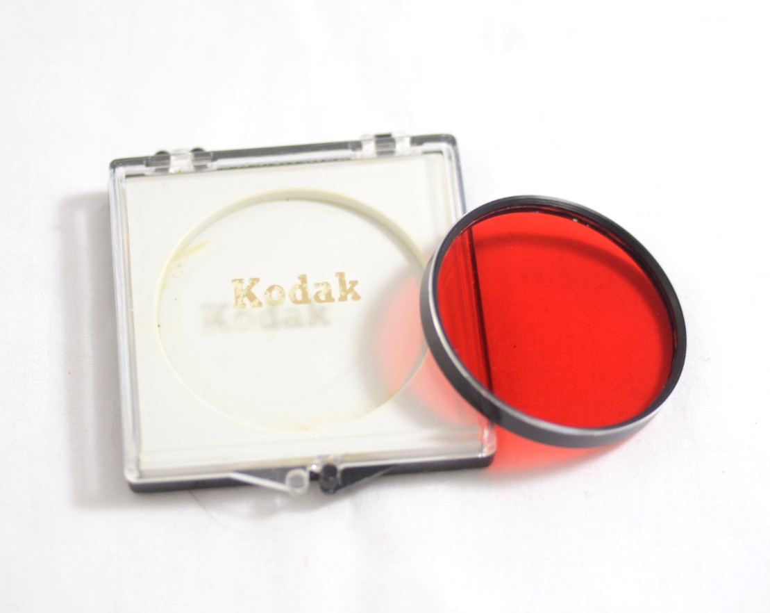 VINTAGE KODAK SERIES 6 RED DROP-IN CAMERA LENS FILTER (MINT)