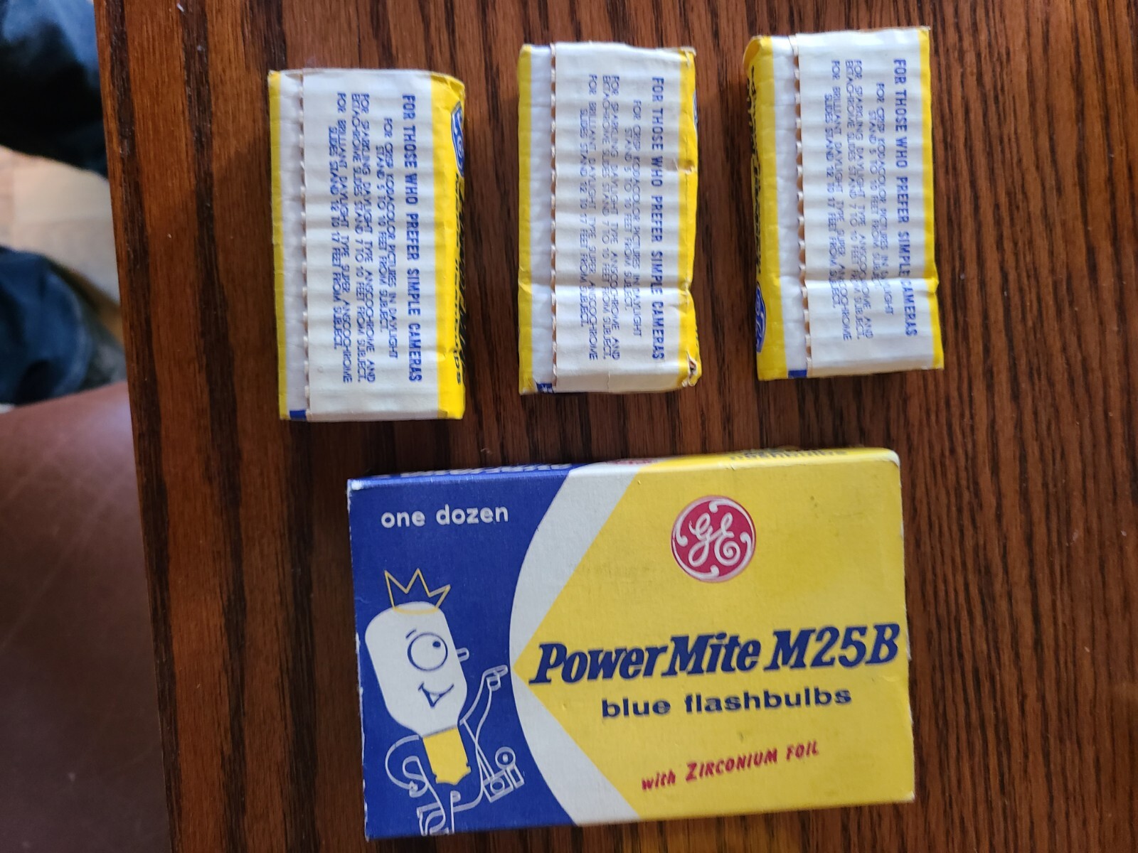 GE General Electric M25B Power Mite Blue Camera Photo Flash Bulbs Box 12 Bulbs