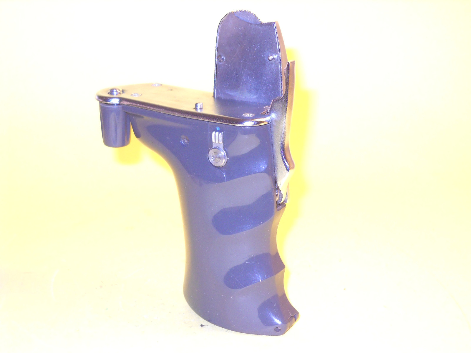 Elmo Zoom Grip model C, for Elmo Zoom 8-CZ in very good condition