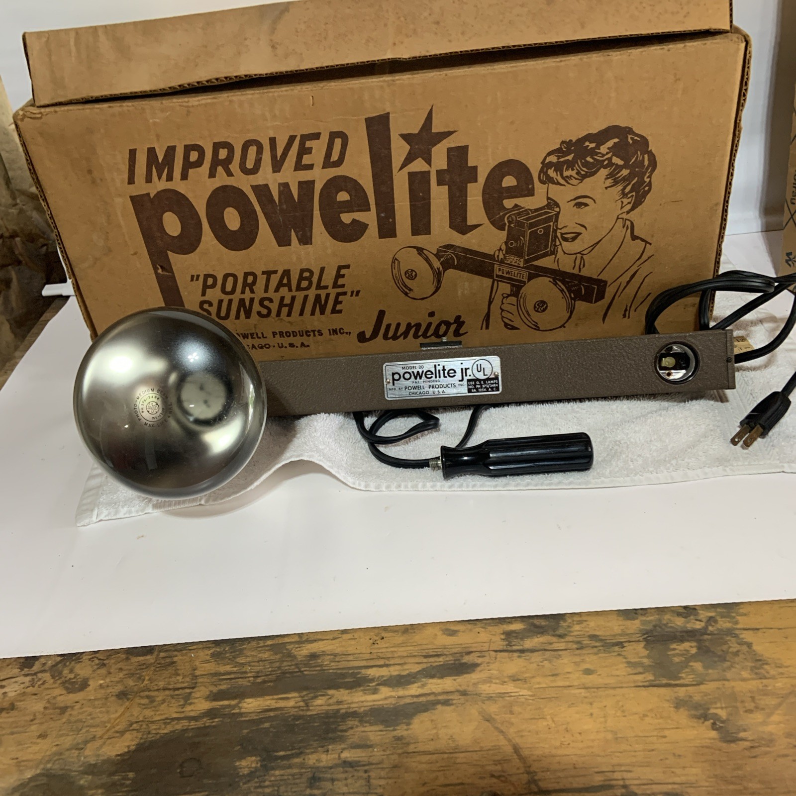Vintage Powelite Jr 2 Lamp Movie Light Bar w Handle – Tested – Powell Products
