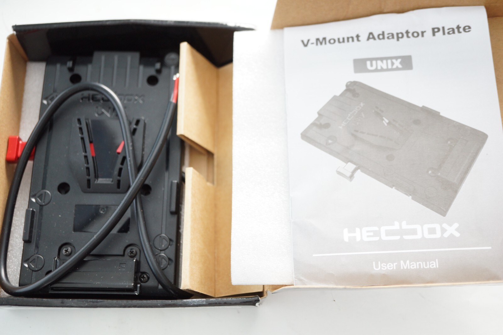 HEDBOX UNIX-7V2, V-Mount adapter plate for V-Lock Batteries .
