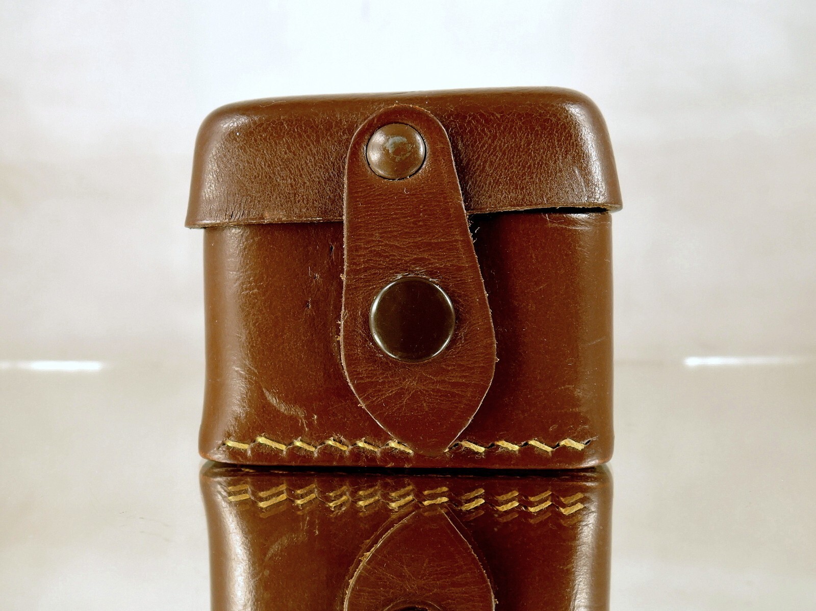 FLEXARET MEOPTA Leather box for a square lens hood B40 and four filters B36