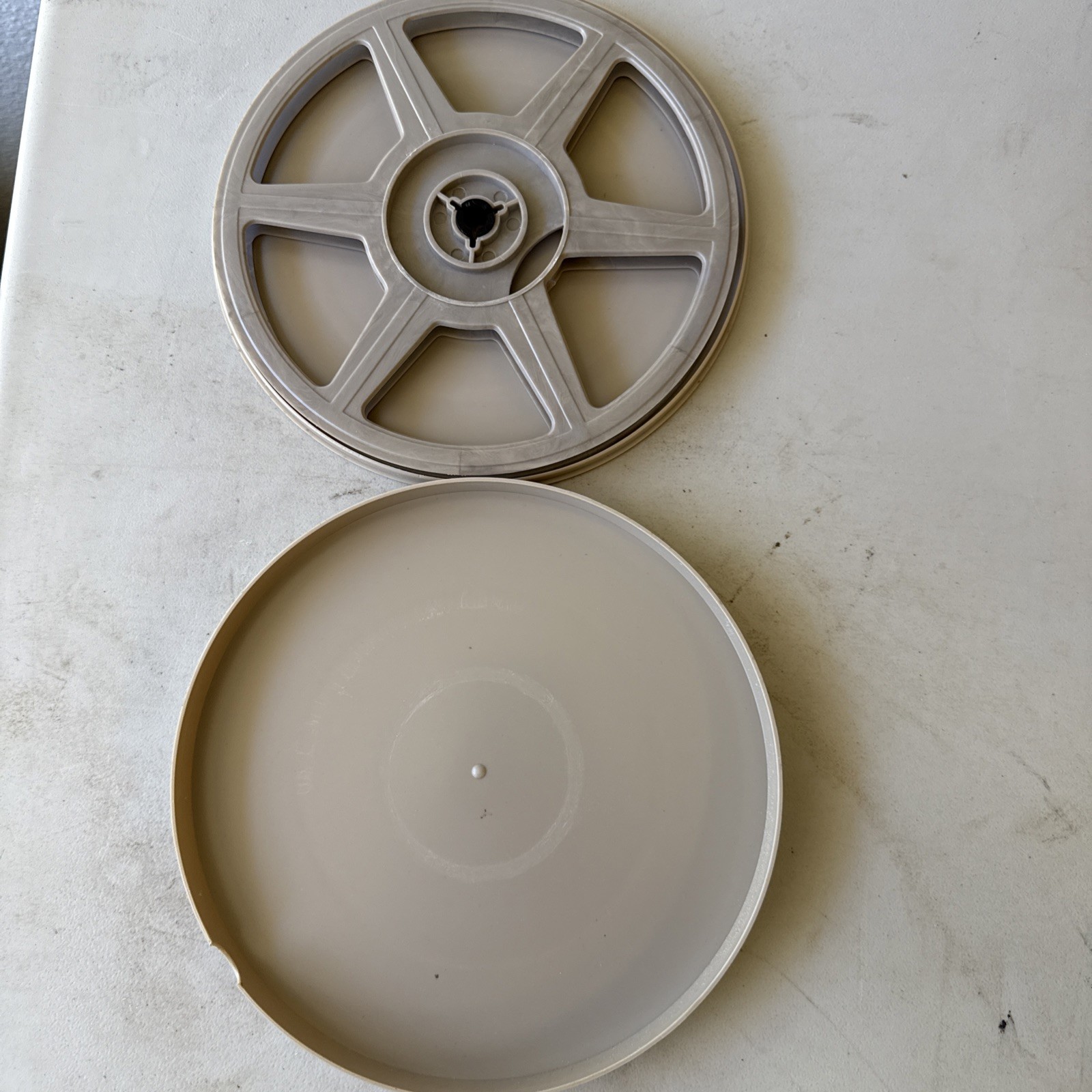 vintage super 8 400′ Automatic Reel And Cans – Lots Of 5