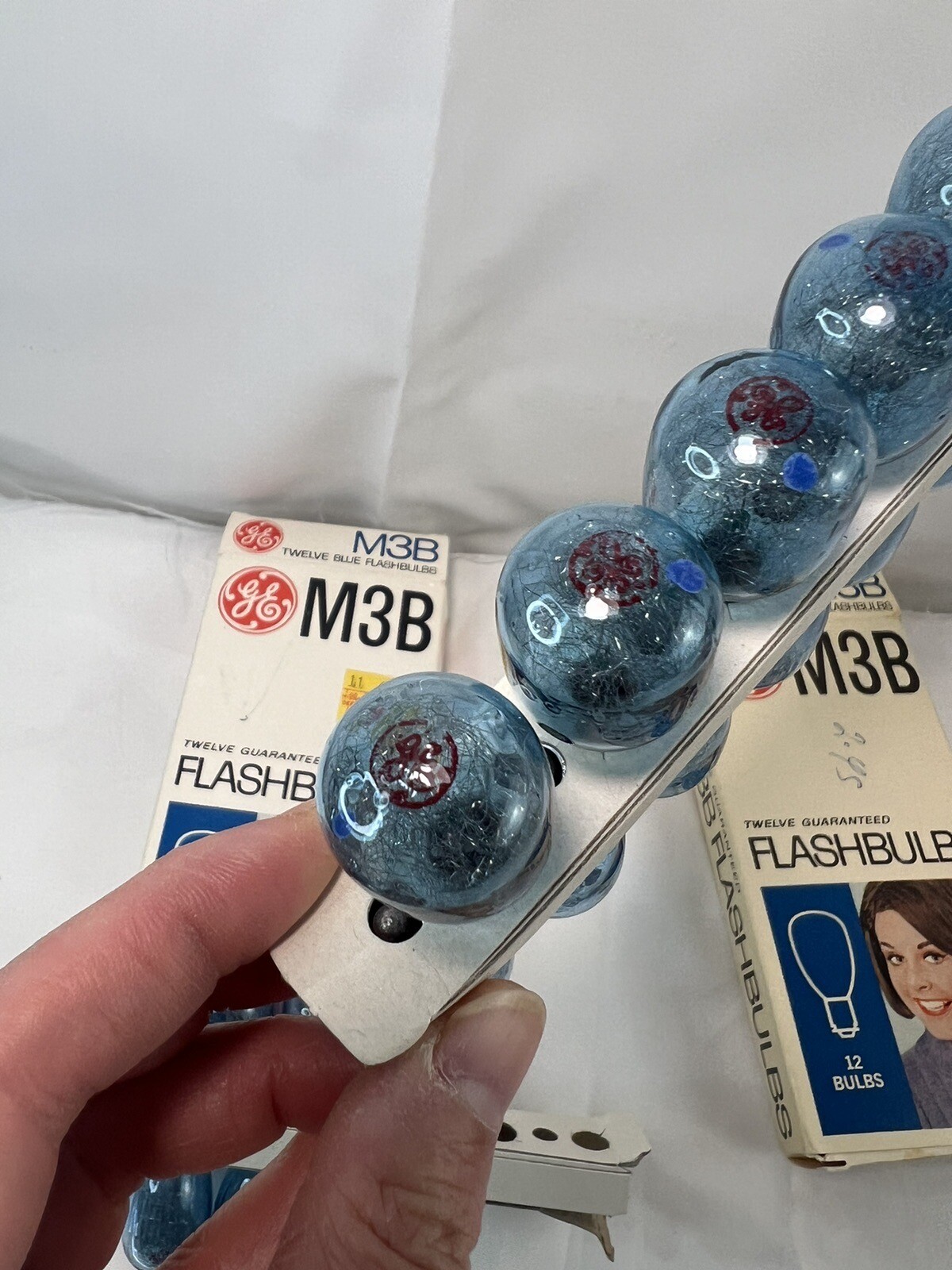 Vintage Lot of 20 GE & Sylvania M3B Camera Blue Dot Flashbulbs New in Box