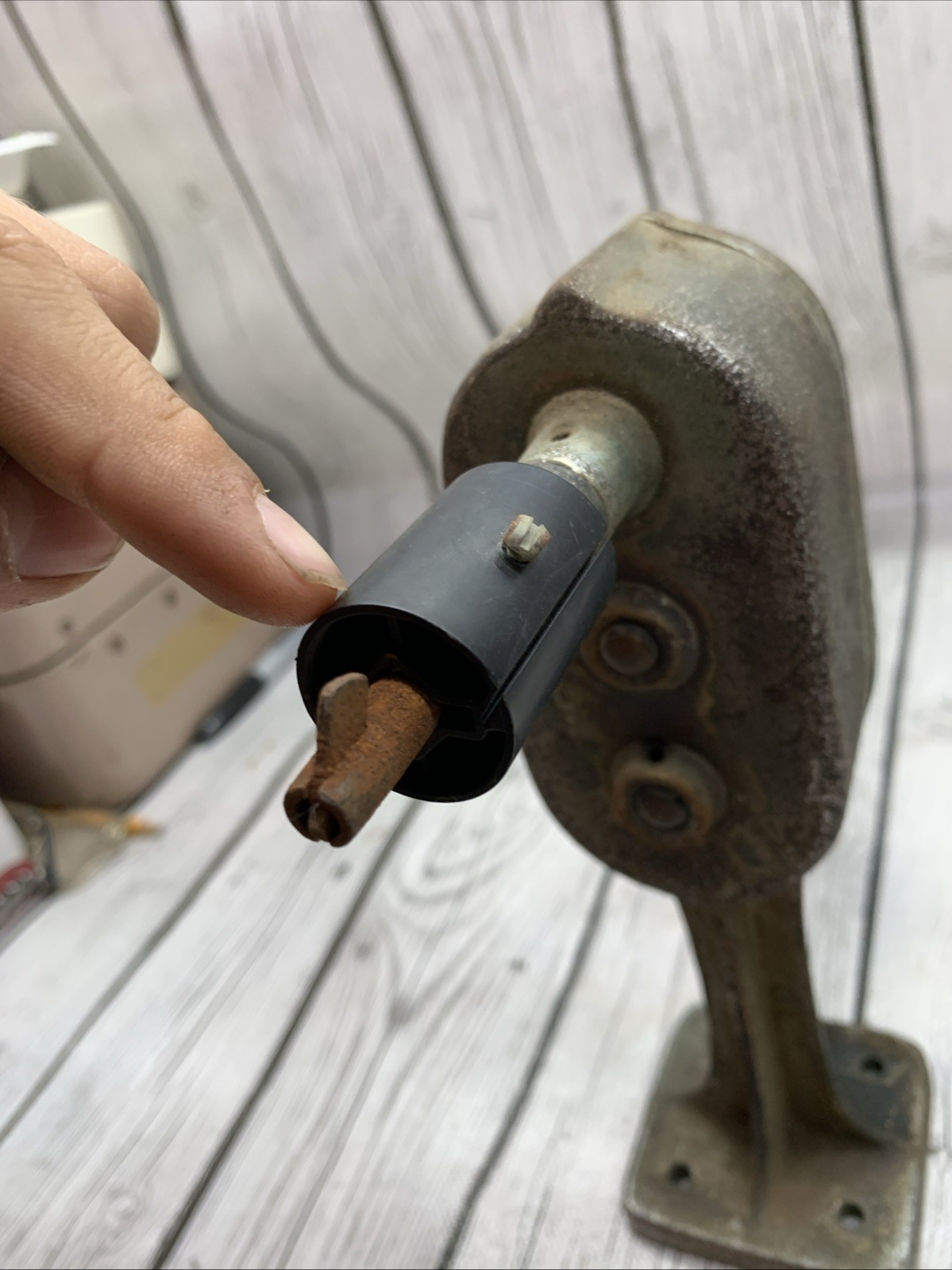 VINTAGE Duplex Reel Spool Winder Cast Iron W/ Tan Handle Spool