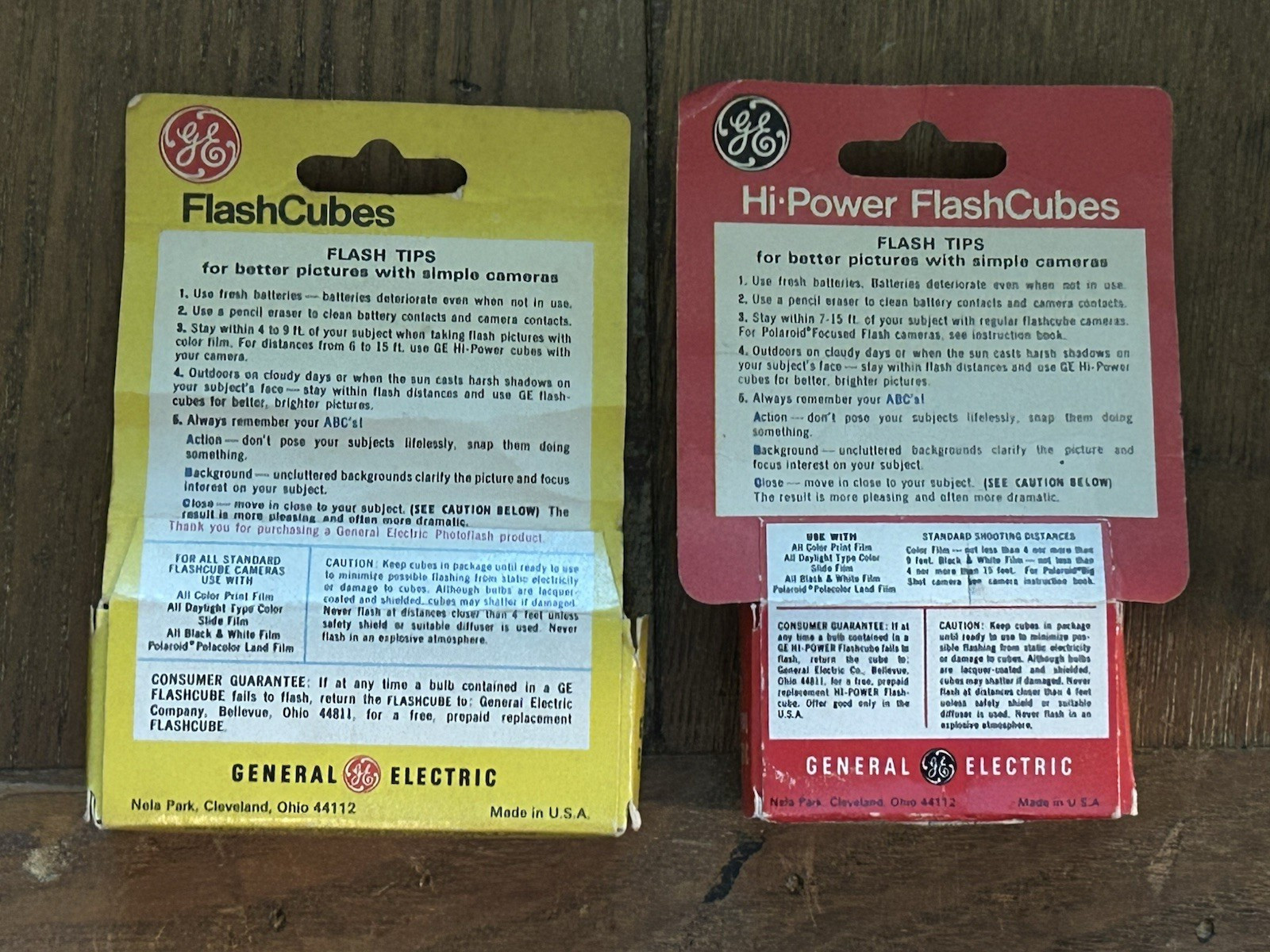 2 boxes of vintage GE Flashcubes Standard (3 cubes) & Polaroid (2 cubes)