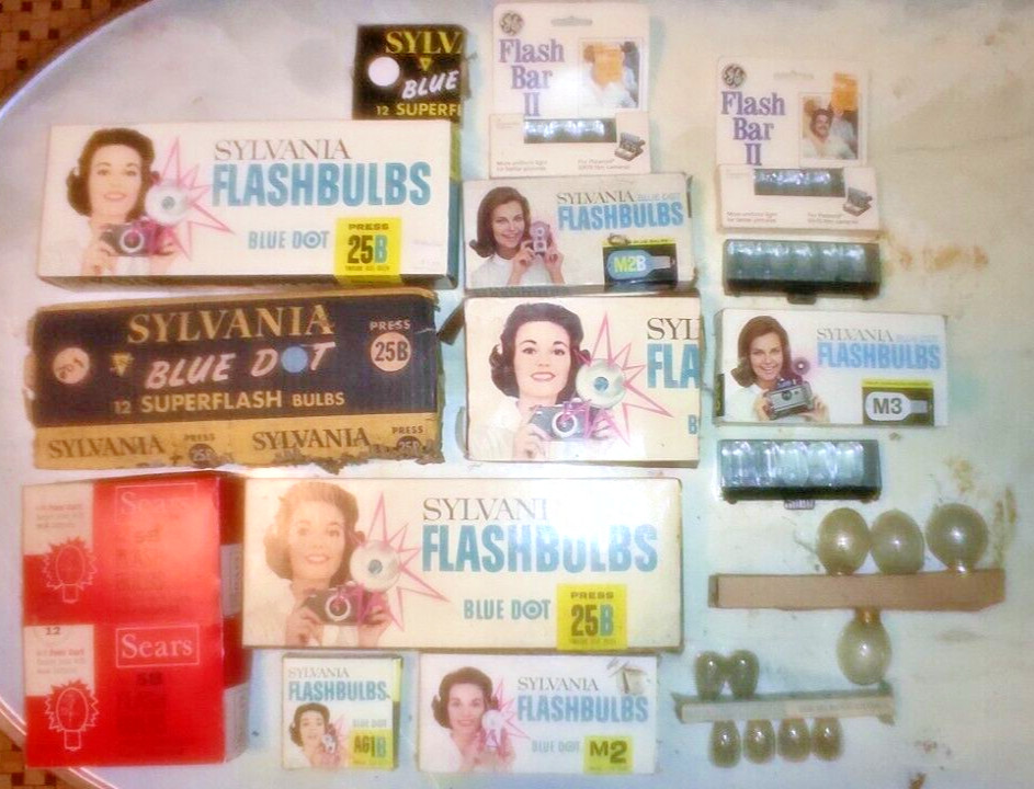 Lot 168 Vtg Mix Flash Bulbs Sylvania GE Sears 25B M2B M3 M2 AG1B 5B Flashbar II