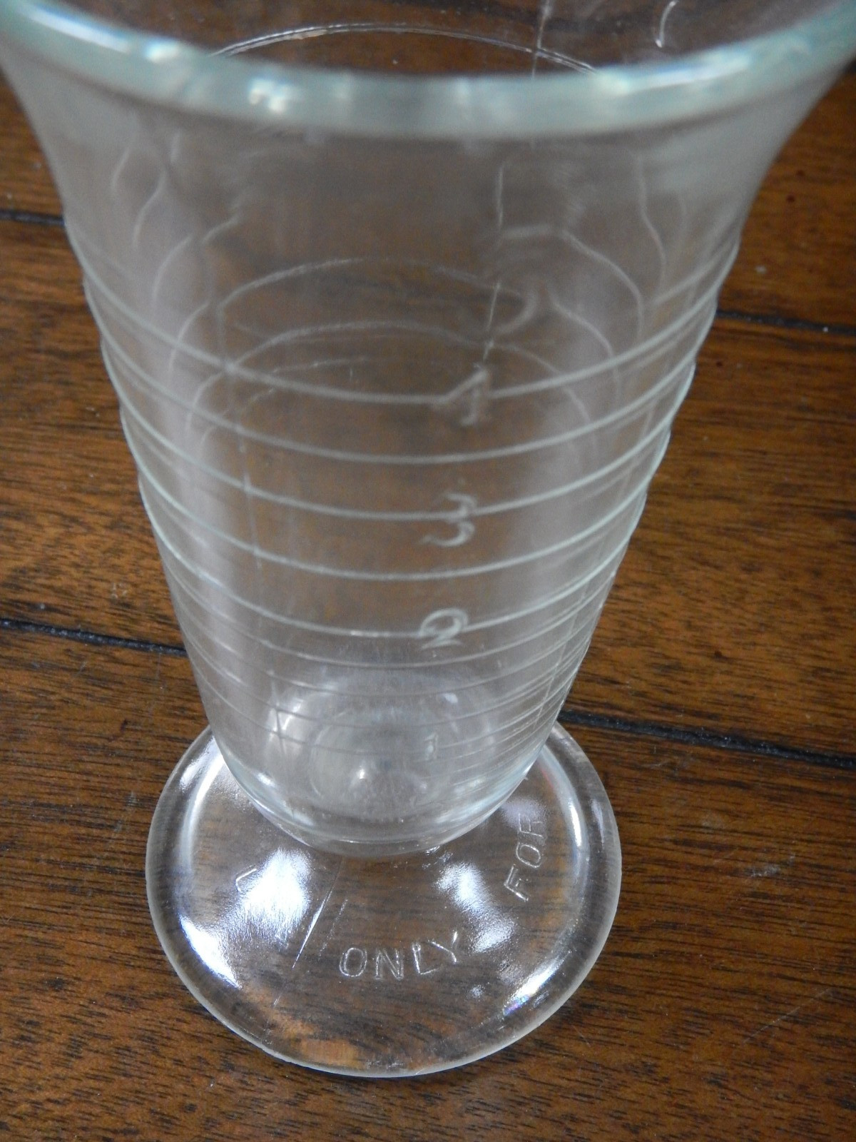 Vintage 4 Ounce Footed Glass Measuring Cup/Beaker – For Photographic Use Only