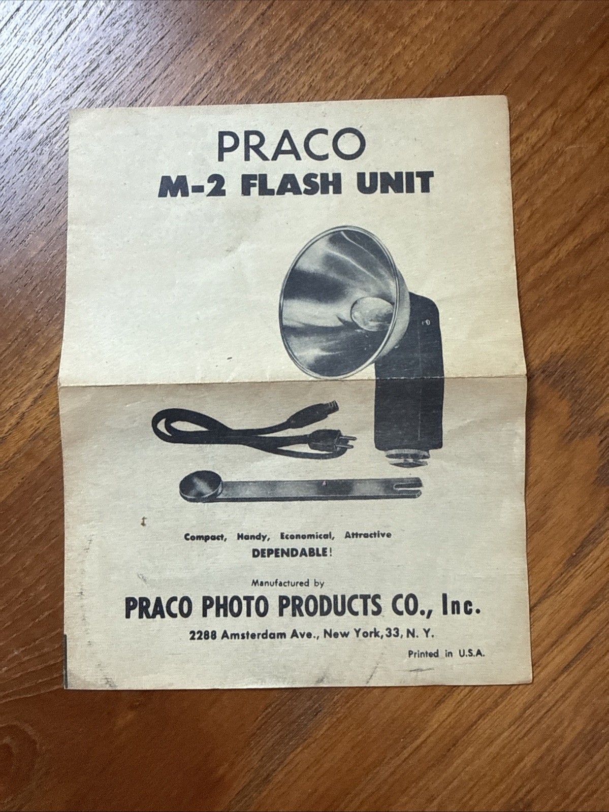 Vintage Praco M-2 Flash Unit with Original Box, Directions & 7 Original Bulbs