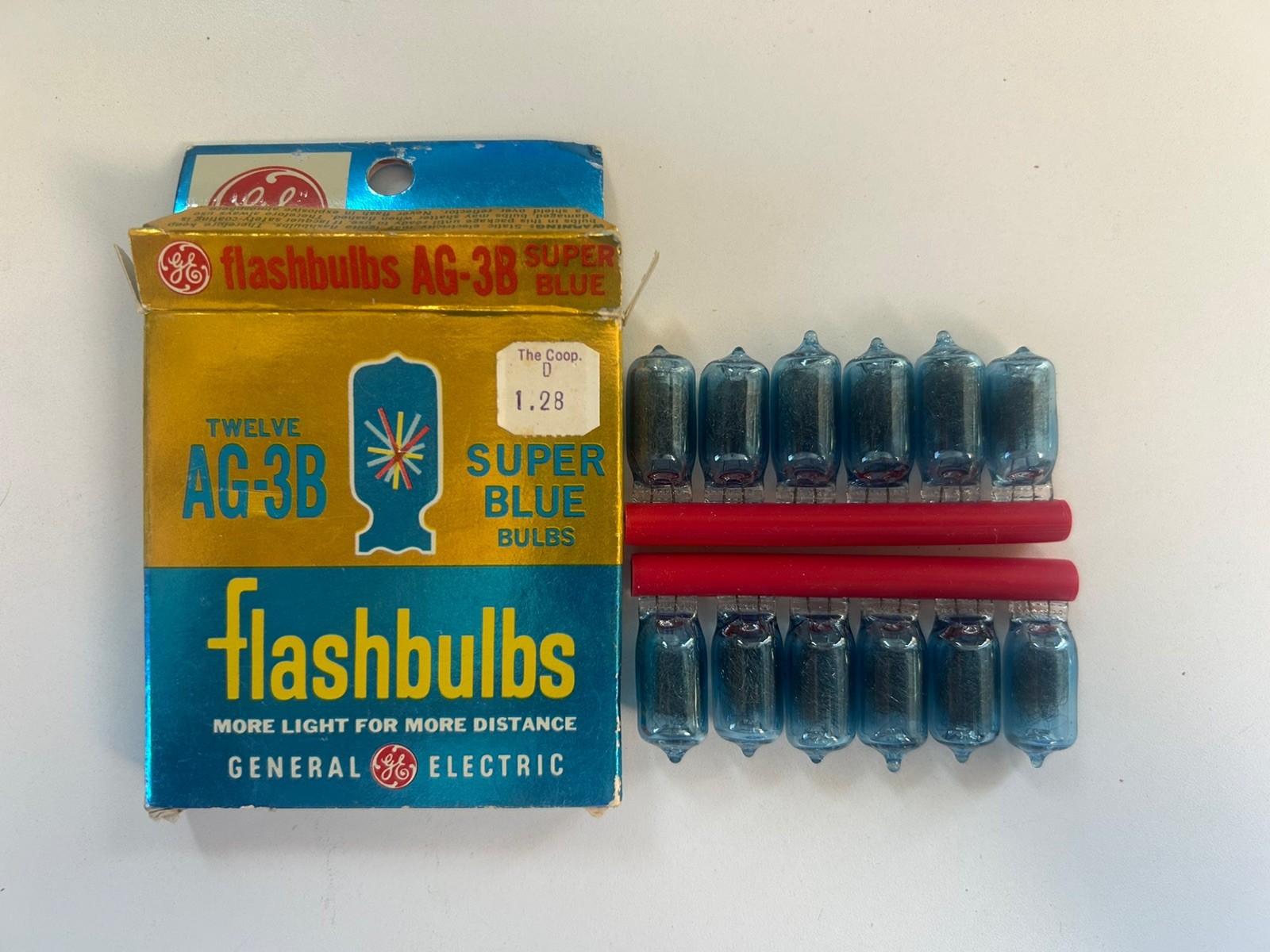 Lot of Vintage Film Flash Bulbs GE Sylvania ITT Variety