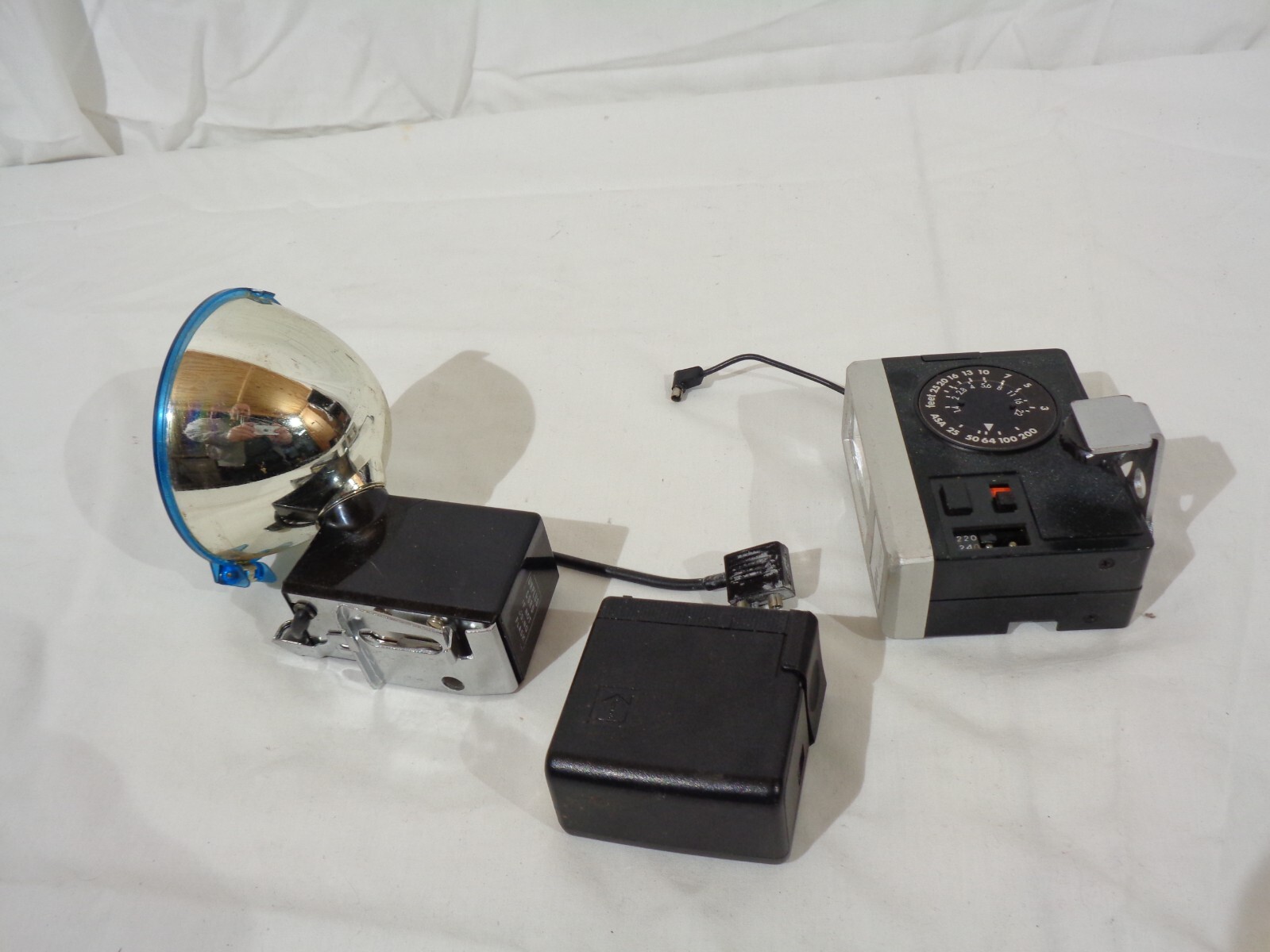 Lot Film Camera Flash Accessories Kodak Polaroid 268 Sears 004 – Untested