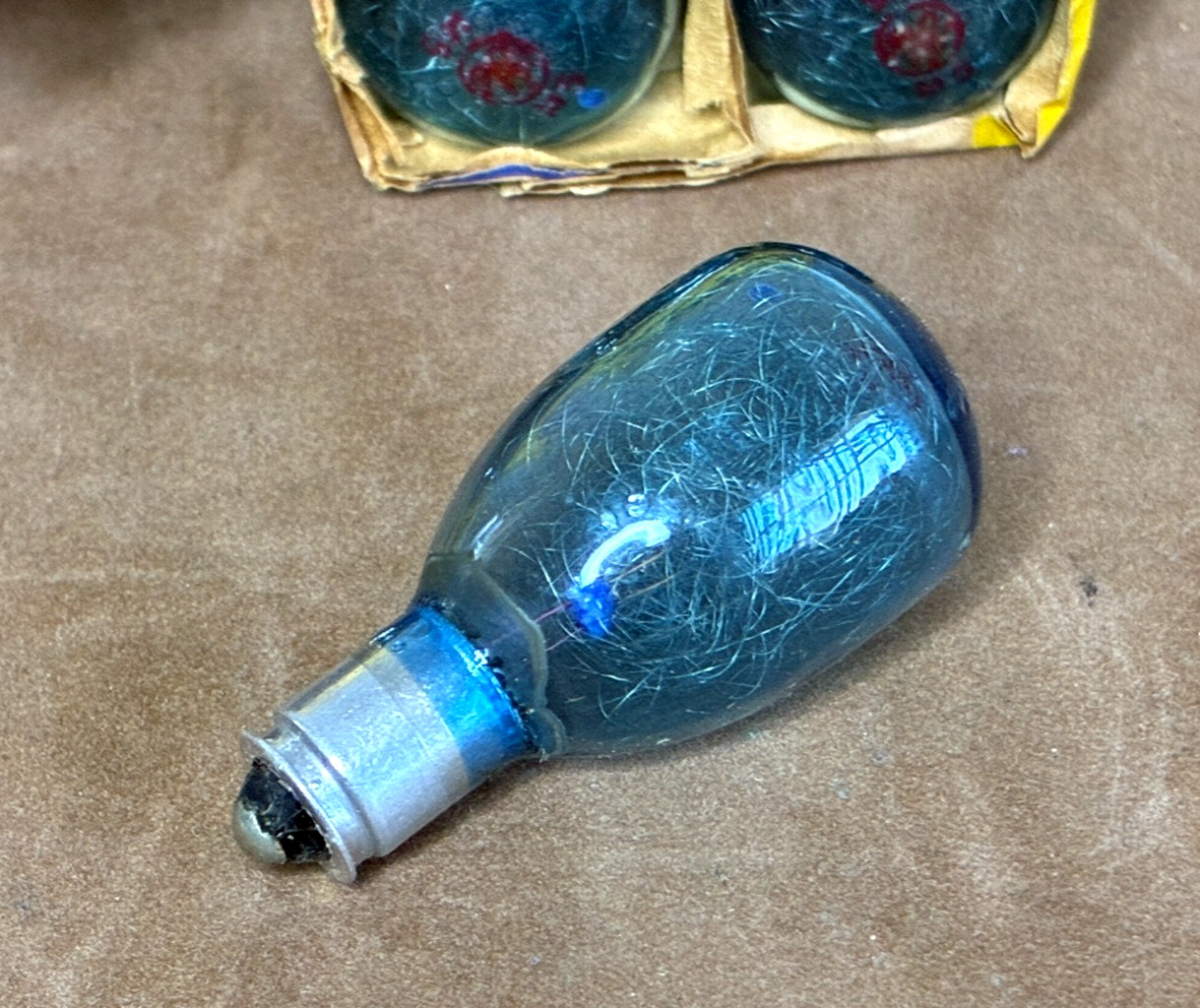 Vintage GE Power Mite M5B Blue Flashbulbs w/ Zirconium Foil ~ NOS ~ 12 Bulbs
