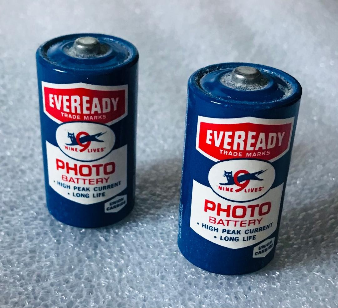2 EVEREADY C Cell Photo Batteries BLUE Black Cat Nine Lives VINTAGE Number 835