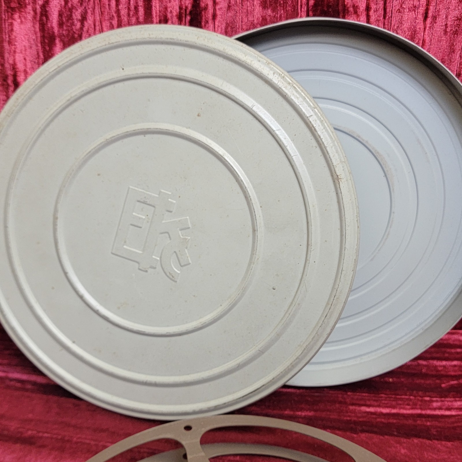 2X Empty 8mm Metal Film Reel w/ CanisterS 7″ Diameter VINTAGE ESTATE FIND
