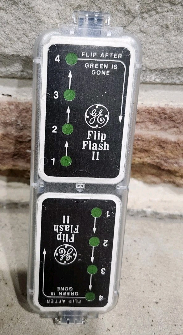 Vintage GE FlipFlash II Twin Pack Flip Flash Bulbs Made in USA 4 Kodac TELEMATIC