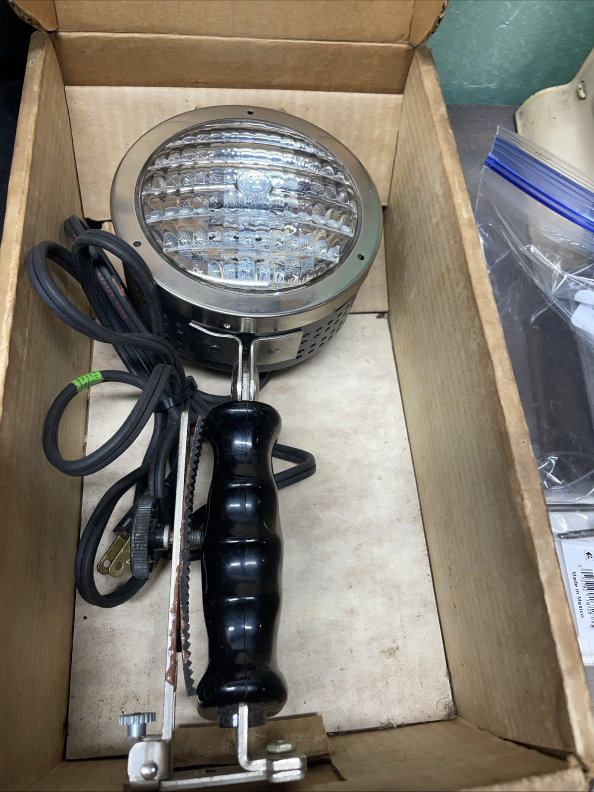 Vintage Kenco model 800D MovieLite Single Beam DWA Westinghouse Sealed Beam Lamp