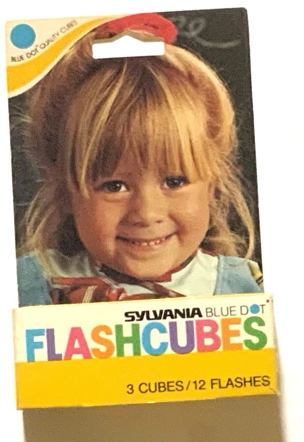 Vintage Sylvania Blue Dot 91288-8 FLASHCUBES 11-3 Flash Cubes In Original Box