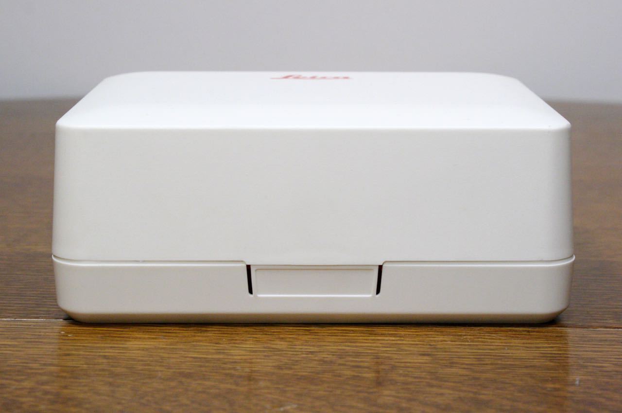 Genuine LEICA R Series White Presentation Case. Plastic Clamshell