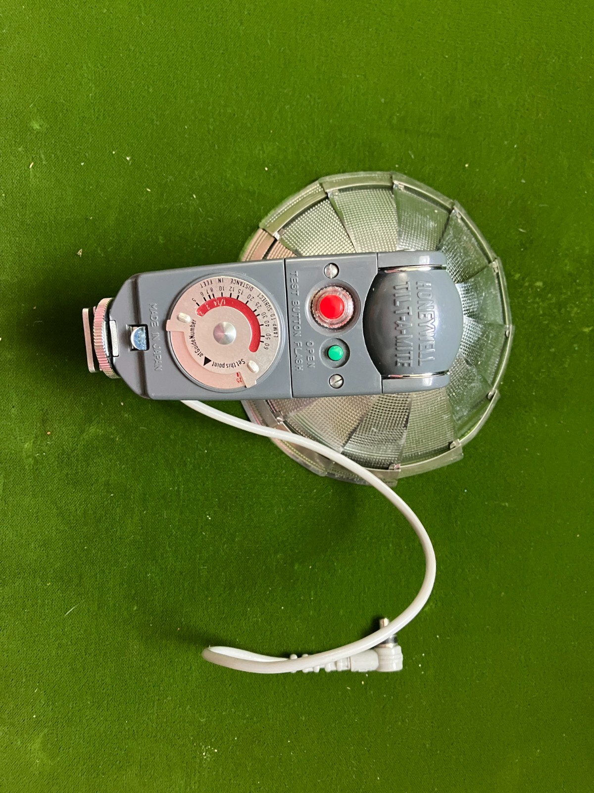 Vintage Honeywell Tilt A Mite Camera Light