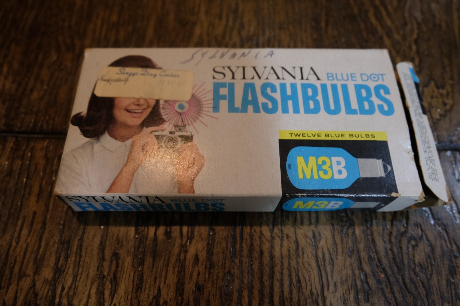 12-pack Vintage Sylvania Blue Dot Flashbulbs M3B with Original Packaging #59