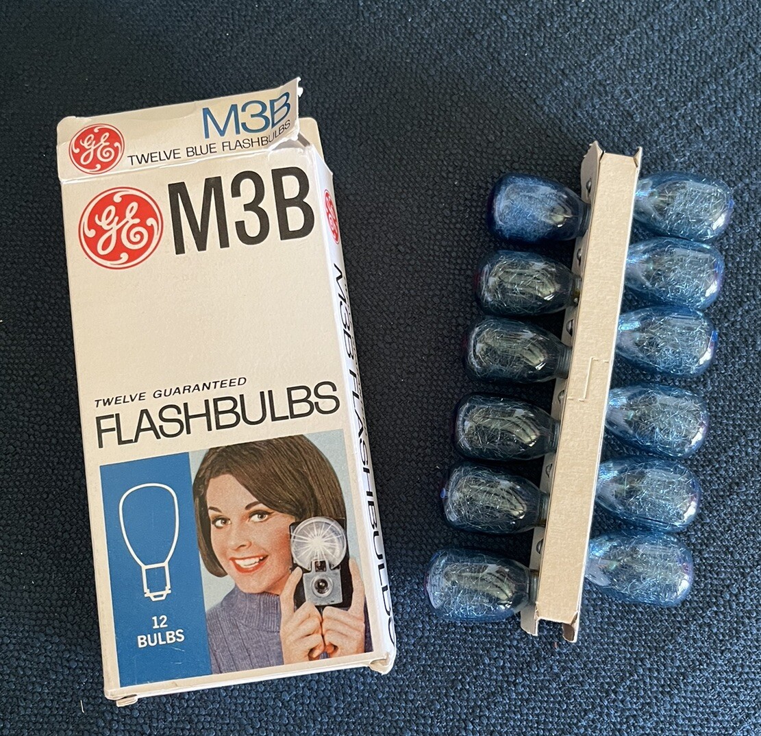 Vintage General Electric M3B Blue Flashbulbs (Pack of 12) Made in USA