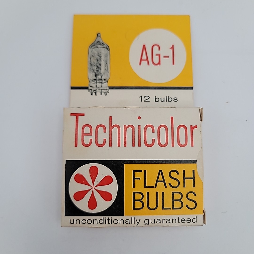 Vintage Technicolor AG-1 Flashbulbs Partial Box 5 Camera Flash Bulbs USA