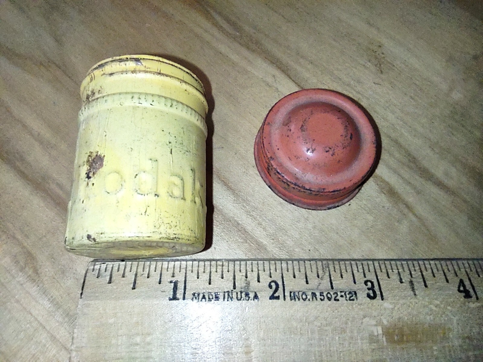 Vintage Kodak Film Cannister And Color Screen (Damaged) – Lot Of 2