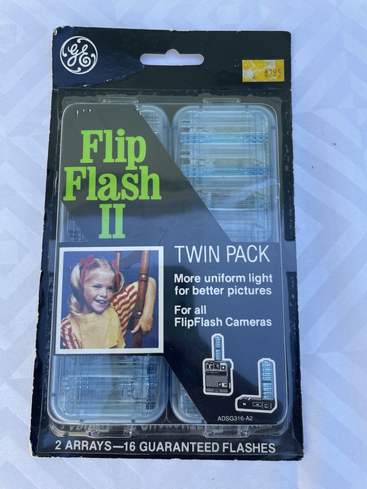 GE Flip Flash II Twin Pack Original Packaging 16 Flashes New Old Stock