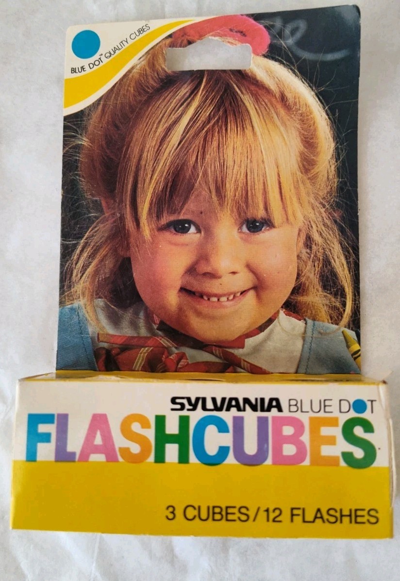 Vintage Sylvania Blue Dot FLASH CUBES FlashCubes 3 Cubes 12 Flashes FREE SHIP