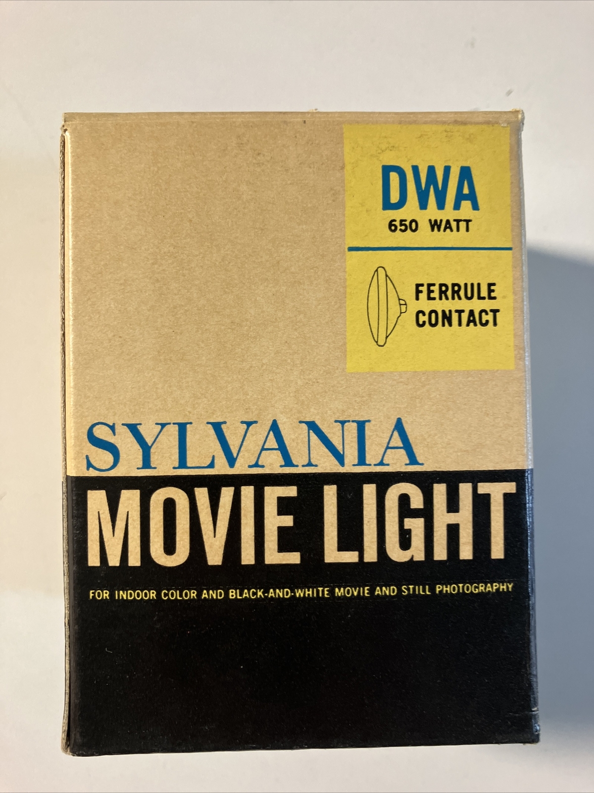 Vintage Sylvania Movie Light DWA 650 Watt Ferrule Contact Light Bulb New In Box