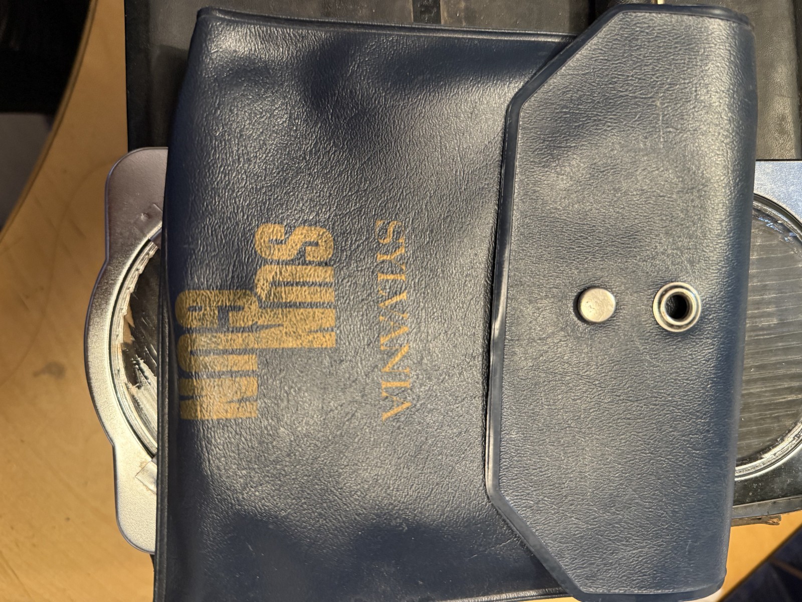 Vintage Sylvania Sun Gun Model SG-60 Movie Light —Leather Case-4 Lenses