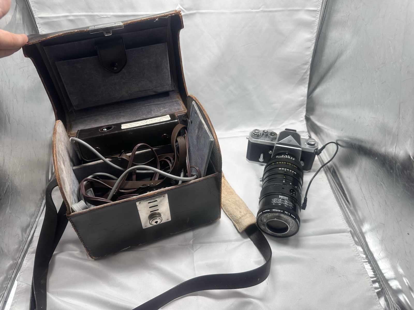 NIKKOR Medical-Nikkor 200mm f/5.6 Lens Kit w/ AC Unit, Cables & Case