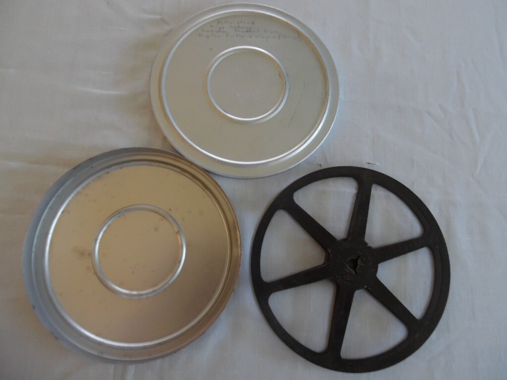 VINTAGE AMBASSADOR ARGUS MFG. CO. 5 3/4″ FILM CANNISTER W/REEL-CHICAGO, ILL.