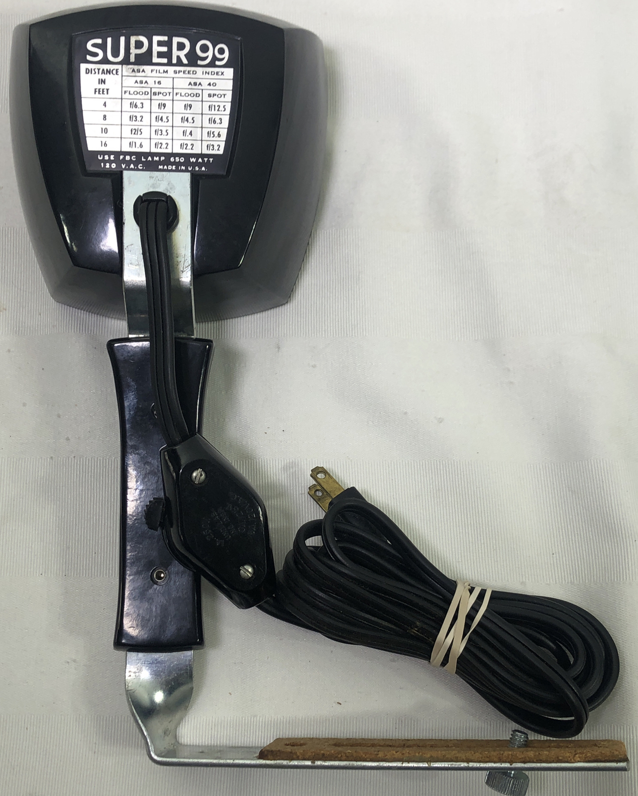 1960s GENERAL ELECTRIC SUPER 99 MOVIE LIGHT fits all cameras DOUBLE BEAM – 650w