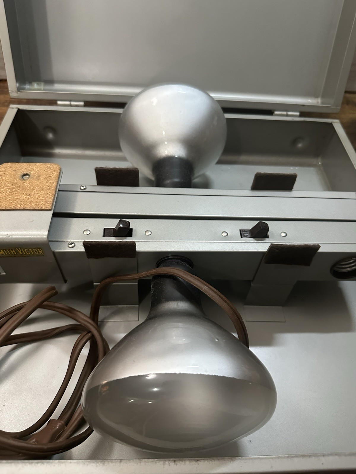 Smith Victor Foldout 4 Socket Movie Light w/Case & Two Bulbs Works! Free Ship